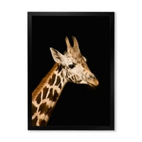 DesignArt 'Затвори портрет на жирафа на црната куќа на фармата, врамена уметничка печатење