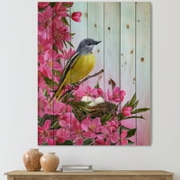 Дизајн на „Малата жолта птица во близина на гнездото со традиционално печатење на розови цвеќиња на природно бор дрво